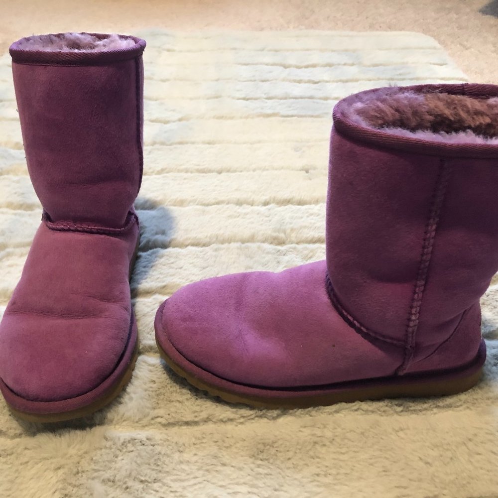 UGG AUSTRALIA CALSSIC SHORT 5825 WOMEN'S BOOTS PURPLE - SIZE 5